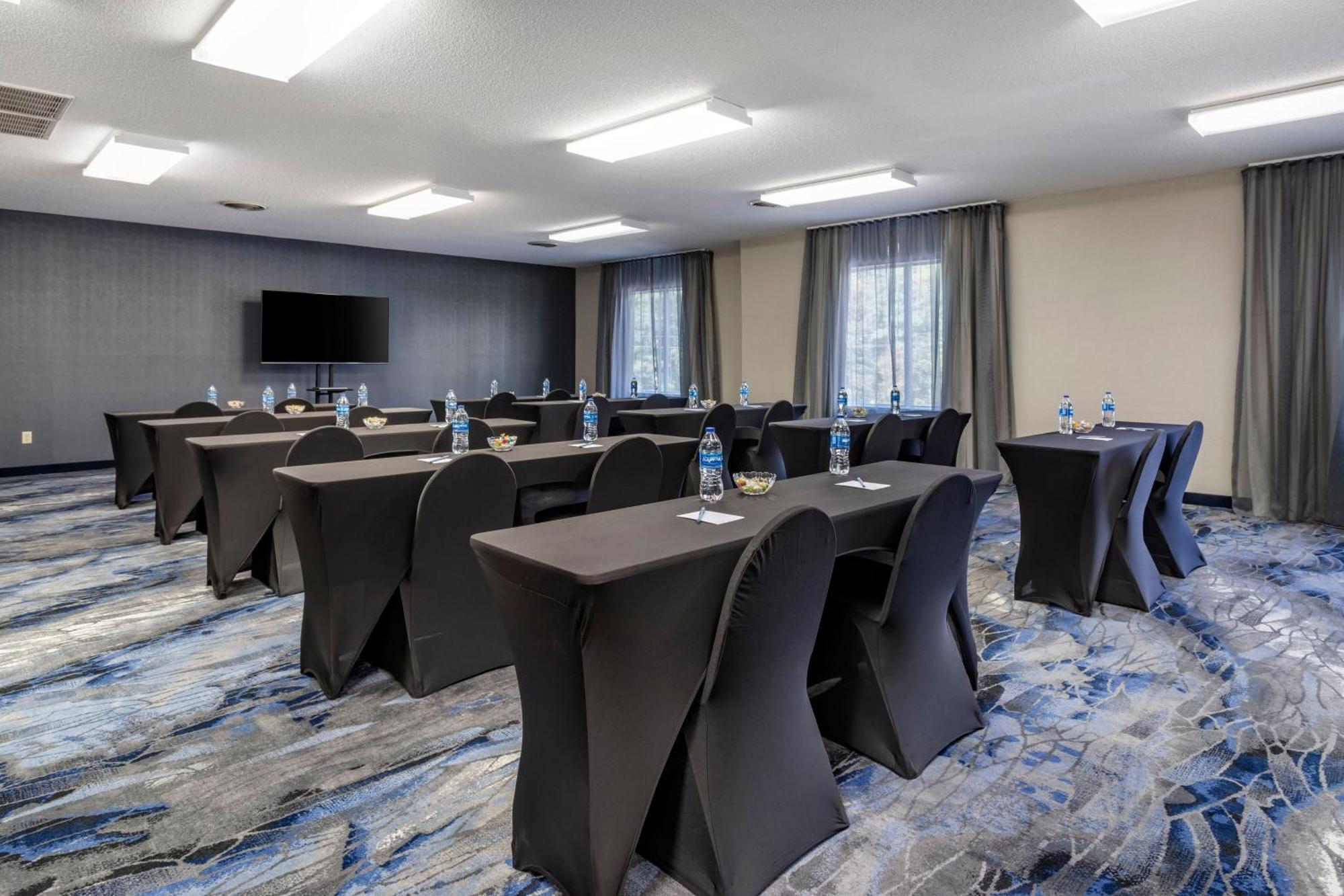 Fairfield Inn & Suites Чероки Экстерьер фото