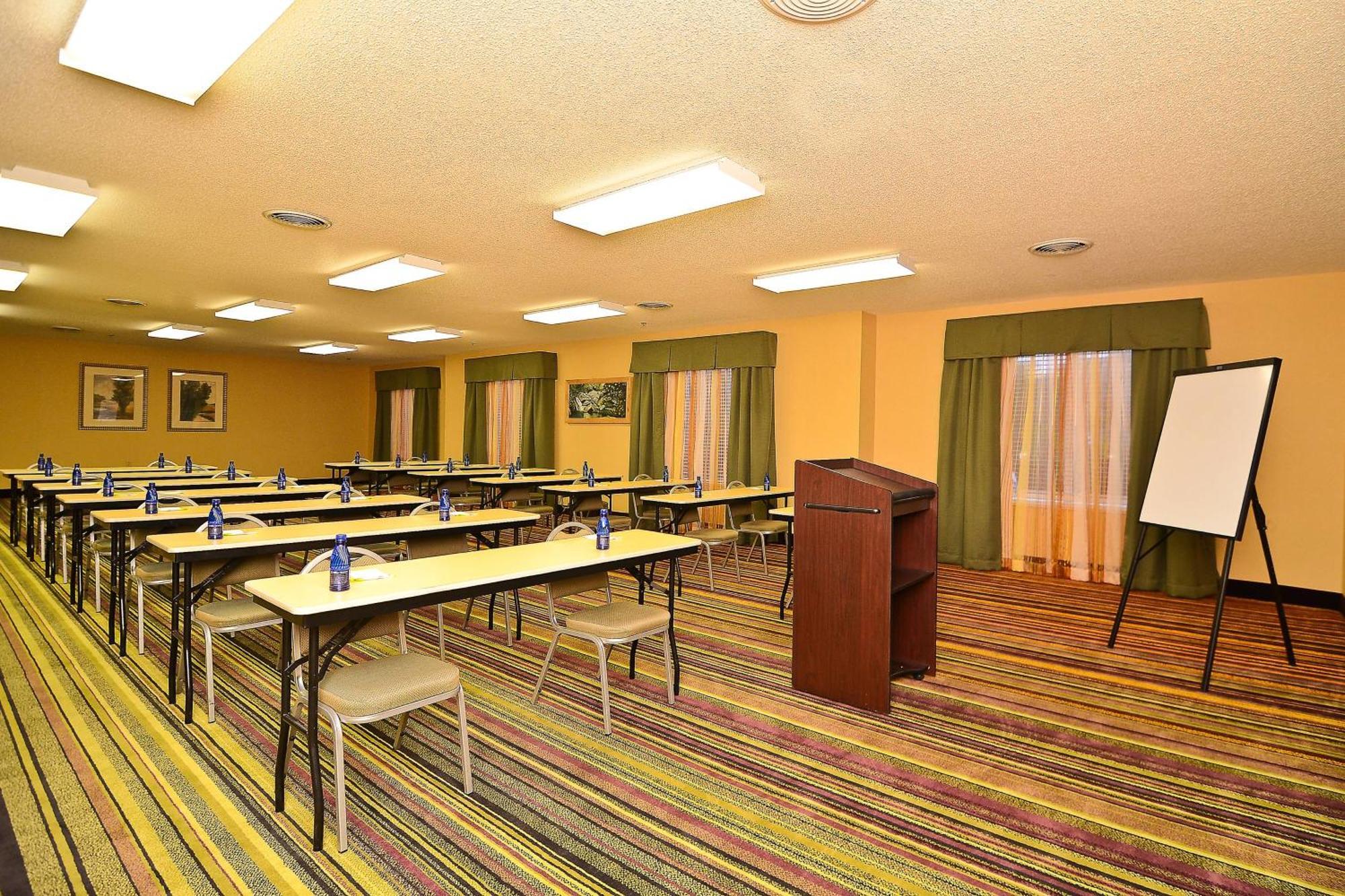 Fairfield Inn & Suites Чероки Экстерьер фото