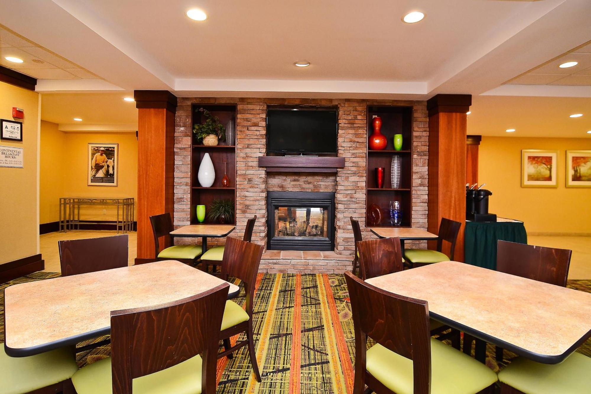 Fairfield Inn & Suites Чероки Экстерьер фото