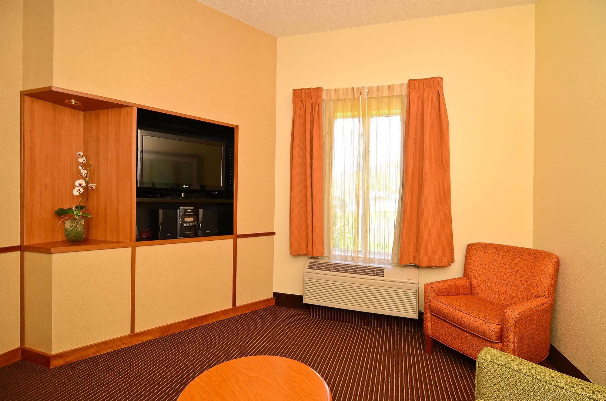 Fairfield Inn & Suites Чероки Экстерьер фото